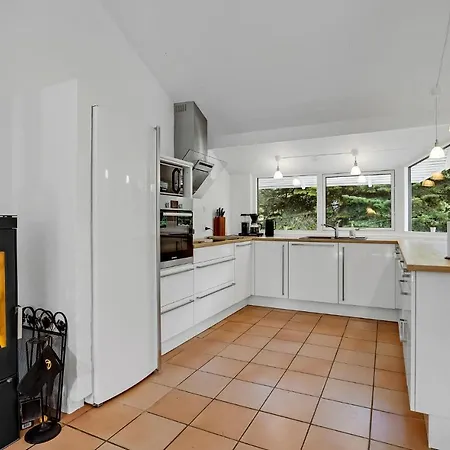 4 Bedroom Cozy In Vaeggerlose Дом отдыха *