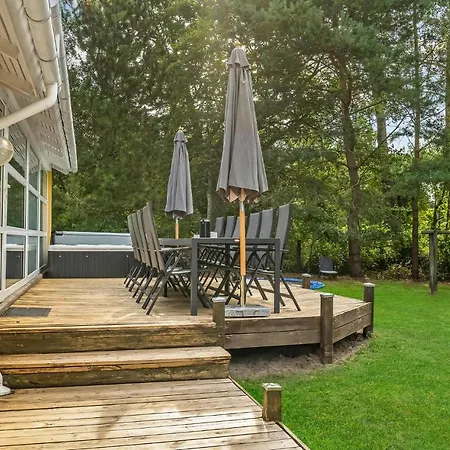 4 Bedroom Cozy In Vaeggerlose Boto By
