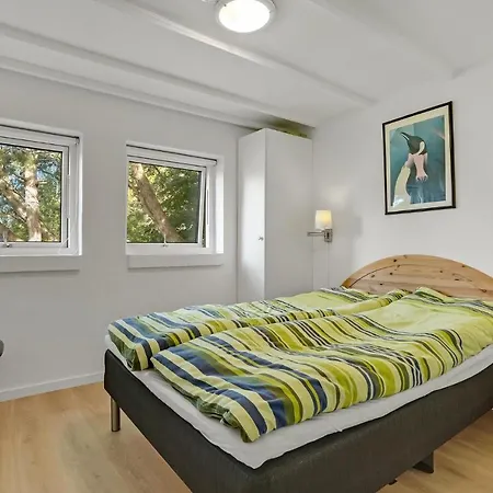 4 Bedroom Cozy In Vaeggerlose Дом отдыха
